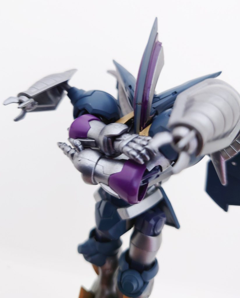 辟邪をベースにマスターガンダムをミキシングしました。