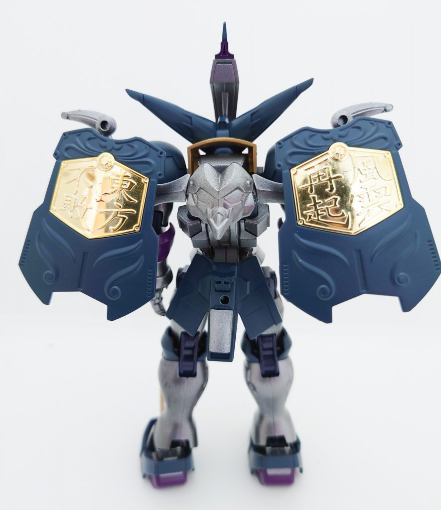 背面背中の「風雲再起」「東方不敗」の文字がお気に入りです。