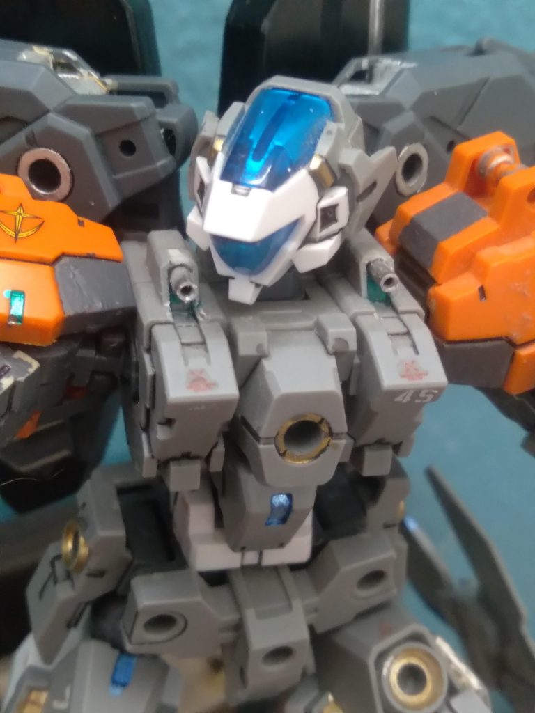 I used metal rods to make some vulcan guns in the chest. Used for intercepting missiles and lightly armored areas of enemy units