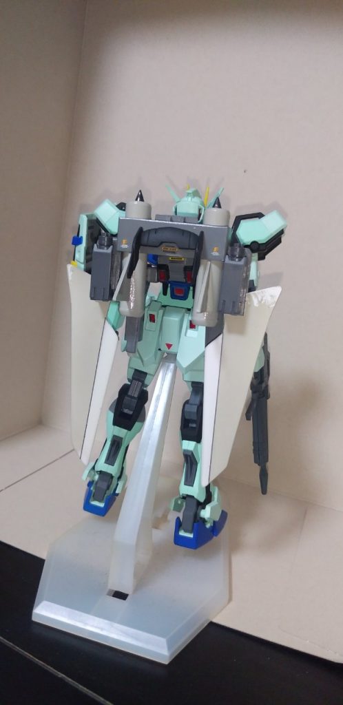 バックパックは折りたためますが、クリアリングが悪く塗装がはげてしまったので、もう折りたたみません(笑)