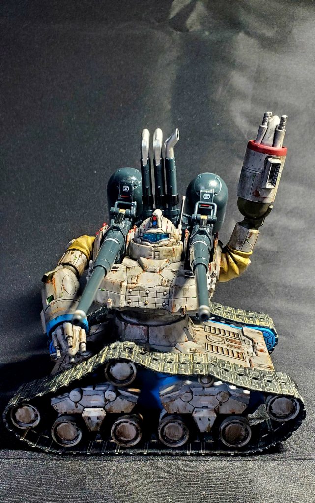 前述のキャタピラのボールジョイント破損以外はトラブルもなく完成したら愛着がもてるかわいい作品になりました。