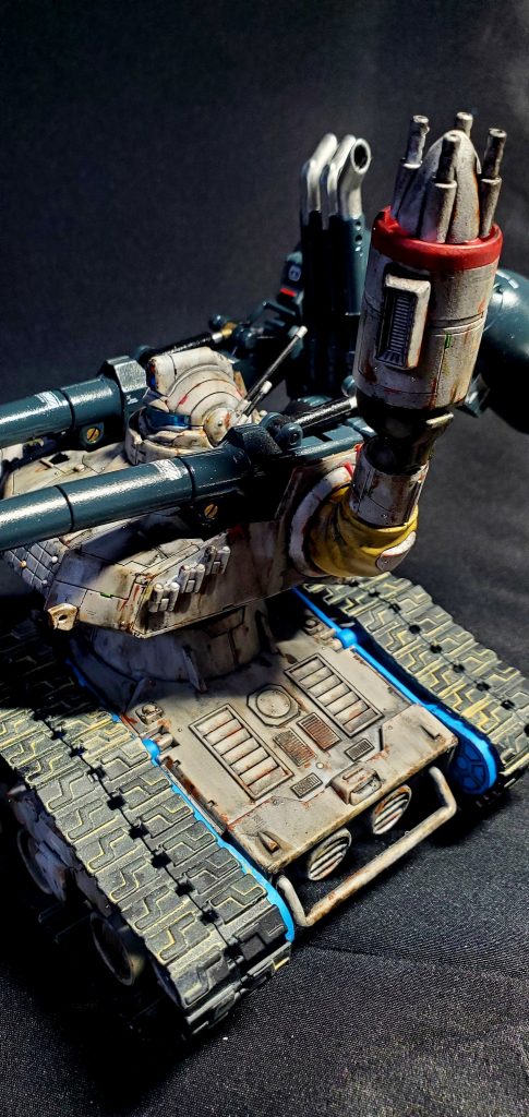 ウェザリングはほとんどしたことがなくいい経験になりました。そういえばガンプラし始めて今回の作品が一年目の作品になりました。