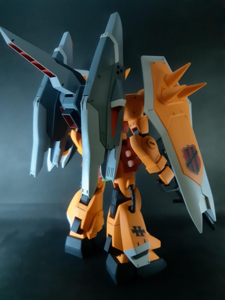 色が足りないところ多くて時代を感じますが、プロポーションはアニメ版っぽくてけっこう好きです。MGのアレンジもまた好きですけどね。