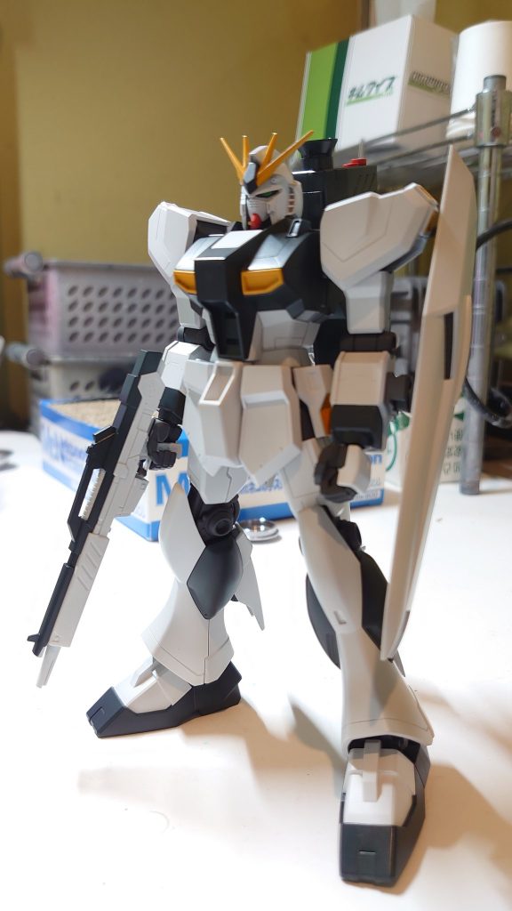 元の出来が素晴らしいので本体は軽く筋彫り追加でプロポーションの変更は一切無し。某クラフトスペースで塗装中に自分の車をぶつけられると言うアクシデント発生の中、本体の塗装だけは気合いで終わらせると言うw