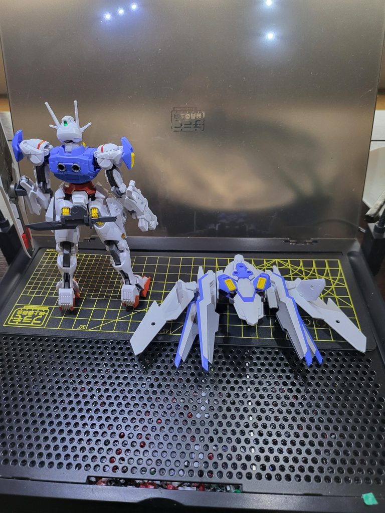 分離も可能で、ビット操るみたいにバックパックも操れたらおもしろそうかなぁ✨ビットは独立可！…的なイメージ。腰のナイフは何かいいかなと✨