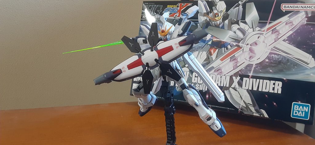 実はサテライトキャノン使用時に光る細長い部分、色変えたくて少々悩んだ結果ガンダムカラーのメカグレーで塗装