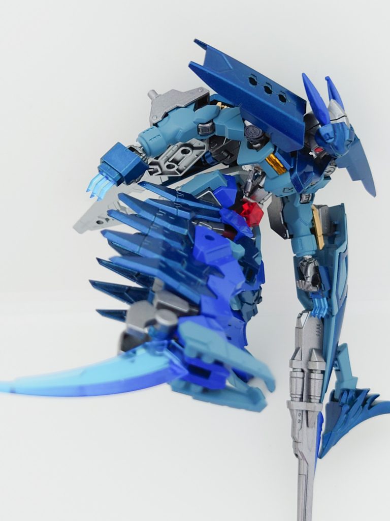 武器④両足のかかとに仕込んだ隠しブレード