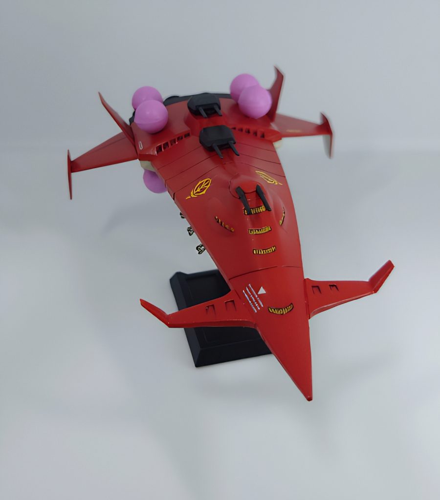 1/2400というスケール感を損なわない程度にデカールを。サイズ的にめちゃくちゃ巨大になっちゃうんですけど、やっぱりジオン軍マークは無いと!ですよねただ、グレートデギンとは違う艦のつもりで作ったので、位置は船体横にしてます。