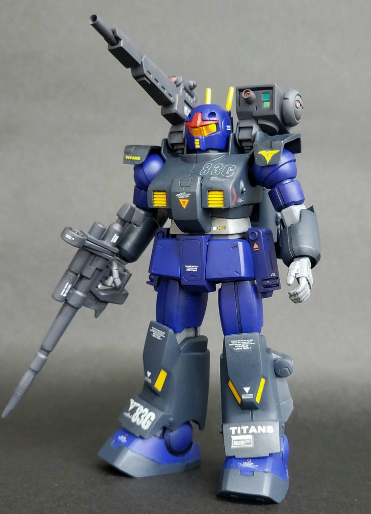 胸のダクト回りは、プラ板とパテ盛りで表現。ビームキャノンも貧弱だったので前後にジャンクパーツで延長。