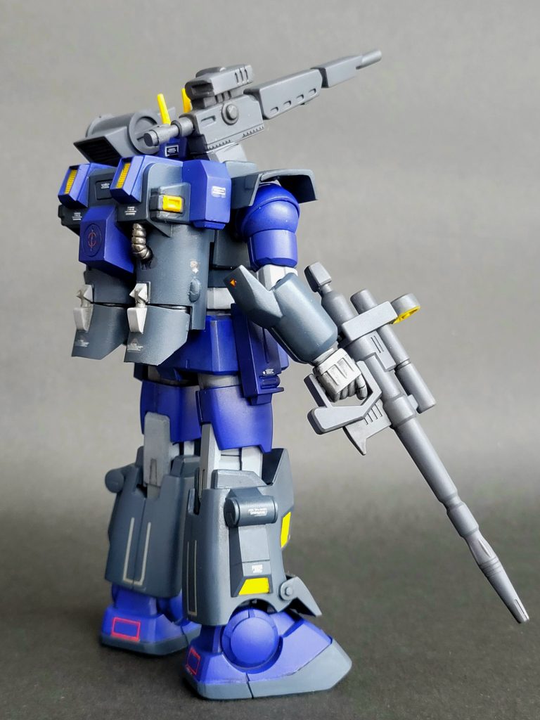 肘カバー、肩カバーも旧キットより流用。