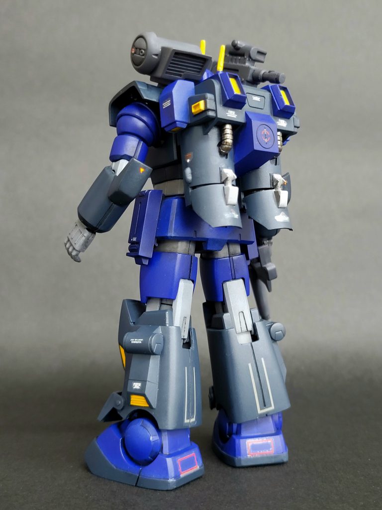 バックパックはあまりにも大きいので、サイドのダクト(?)をジャンクパーツに置き換え小型化。