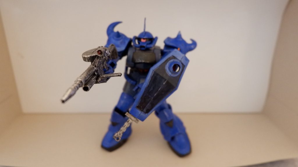 ザク・マシンガンをかまえて！焼鉄色を初めて使ったのですがカッコイイですね