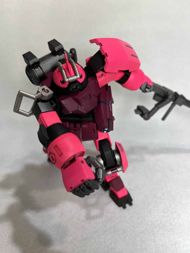 チュチュ必殺(まだ1回しか殴っていませんが)の右ストレートで接近戦も大丈夫！【大型ビルドナックルを使用】あまりにもインパクトが強かったので、デミトレーナーでやりたかった　笑 