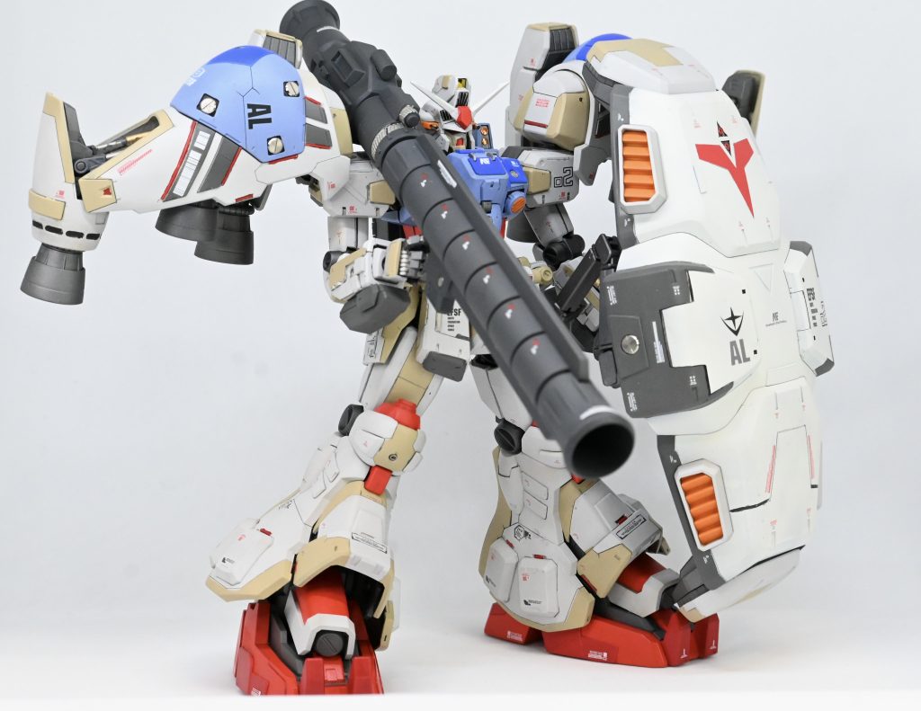 全身ディテールアップで製作しました胴体と足と腕も延長しています