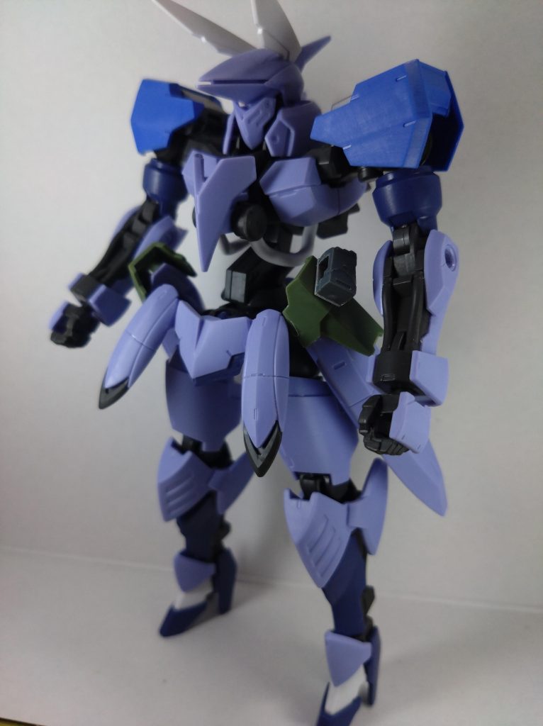 塗装前このくすんだ青が納得いかないポイントでしたカラー配色→スカイブルー/Mr.カラースカイブルー、ホワイト/Mr.カラーホワイト、シルバー/Mr.カラーシルバー、ウェポン/ガンダムカラーファントムグレー、ゴールド/タミヤエナメルチタンゴールド、センサー/水性ホビーカラーメタリックグリーンタミヤスミ入れ塗料､RGデスティニー用デカール､つや消しでトップコート