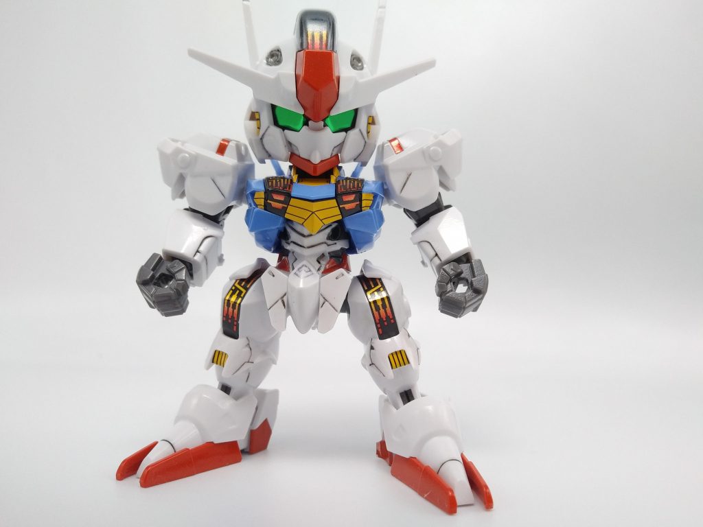 パーツ少ないのでさらっといけるかな?と思ったらシールが多くて泣きました..胸の黄色のところとか、脛の黄色のところとか...1番楽しかったのは頭の黒いクリアパーツを被せるとこでした。笑