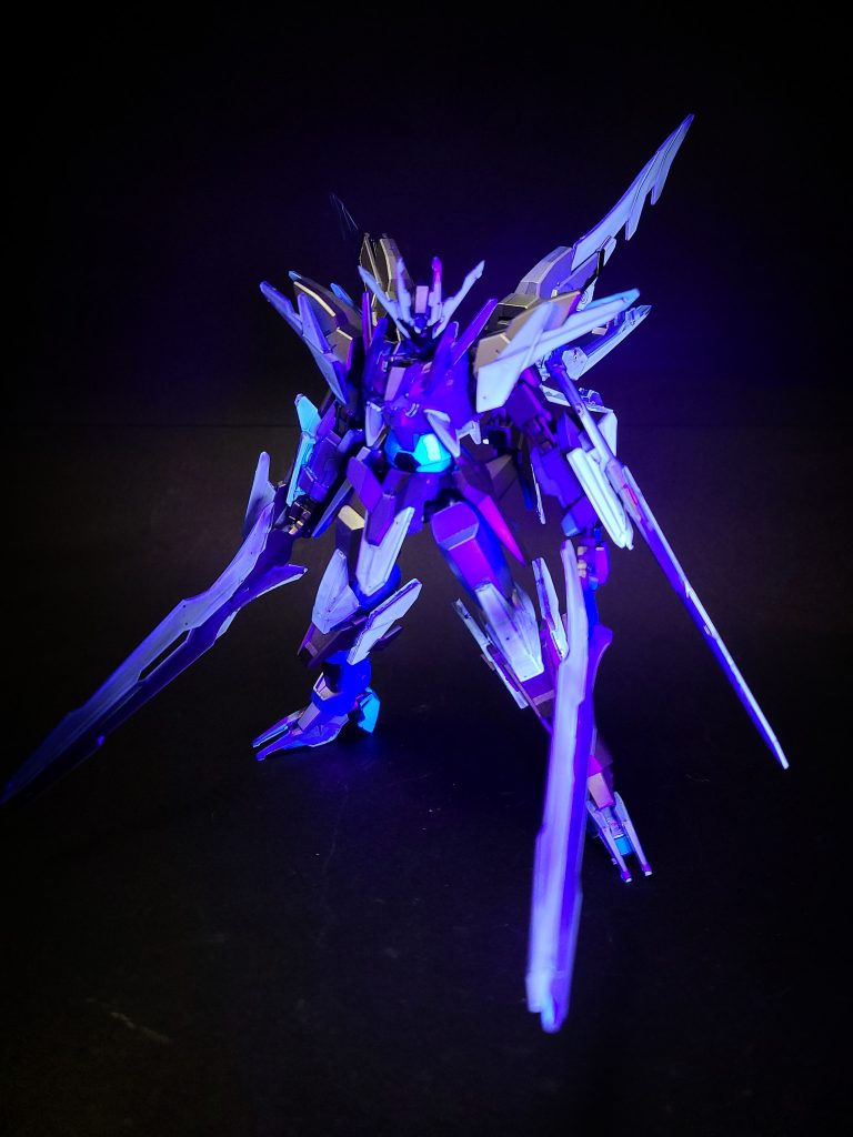 HG　トランジェントガンダムグレイシャー–8枚目/制作者：鈴木　克海