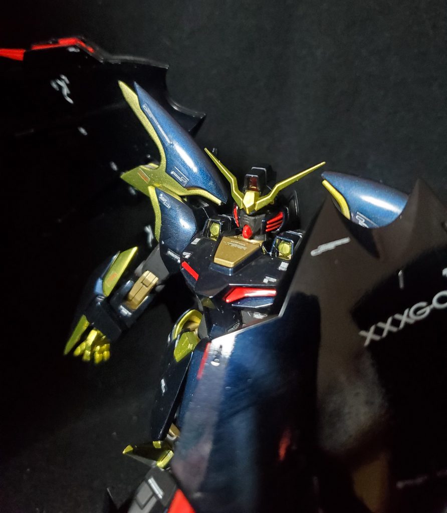 撮影下手ですが、画像の3倍は実物綺麗だと思います。プリズムブルーブラックおすすめです。高いだけあります。