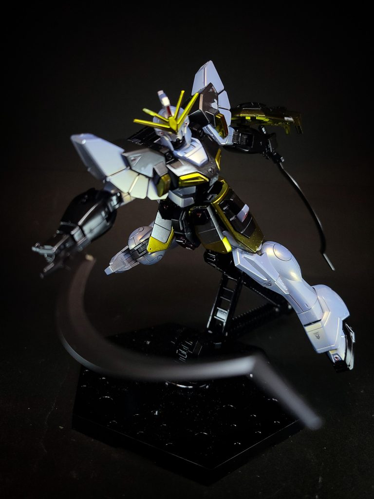 クロスクラッシャーシールドに二振りのヒートショーテル、バックパックを合体させた武装。戦車すらも粉砕する威力を発揮する[4]。劇中ではエアリーズを挟み斬る。EW版はシールドとヒートショーテルのみで合体する方式になっている（劇中未使用）