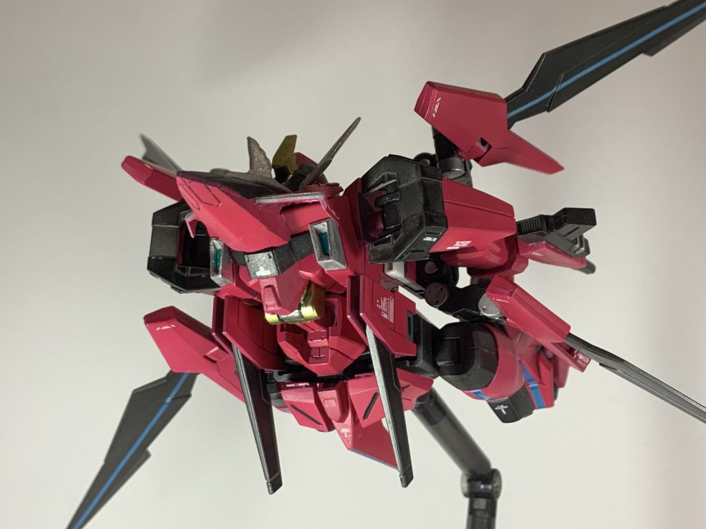 塗装レシピ本体色:マゼンタ+レッド+ホワイト黒部分:ブラック金色:ブライトゴールド水色:シルバー下地でクリアブルーシルバー:ブライトシルバー