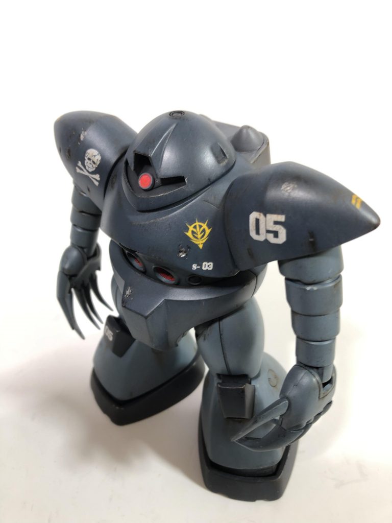 頭頂部のフリージーヤード蓋はくり抜いて、コトブキヤさんのマイナスモールドでディテールUP。腹部の魚雷口も同じく加工。