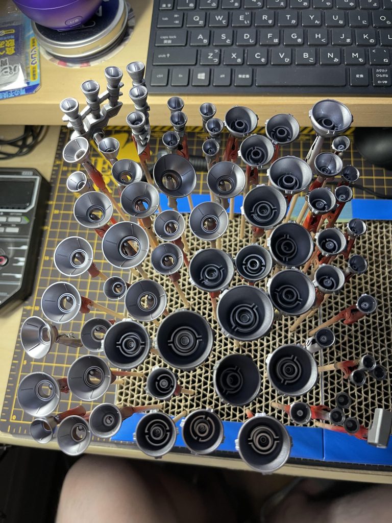 集合体恐怖症の人はダメであろうバーニアの数々🥶