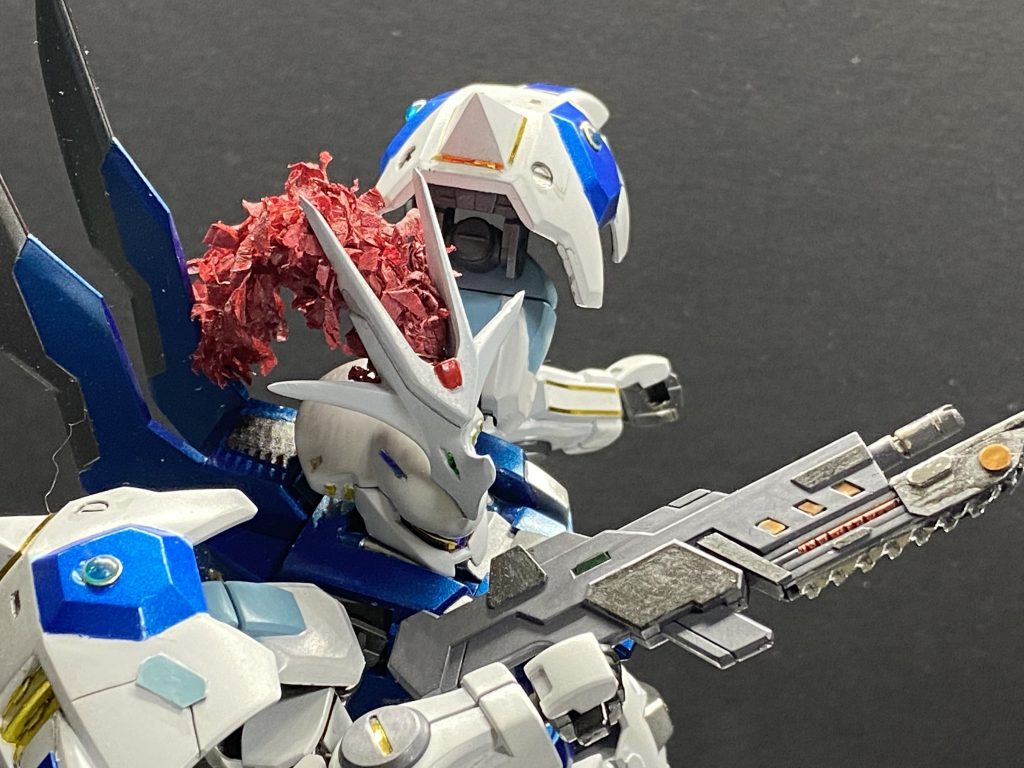 オリ武器「チェーンソー付きマシンガン:ランサー」を構えて