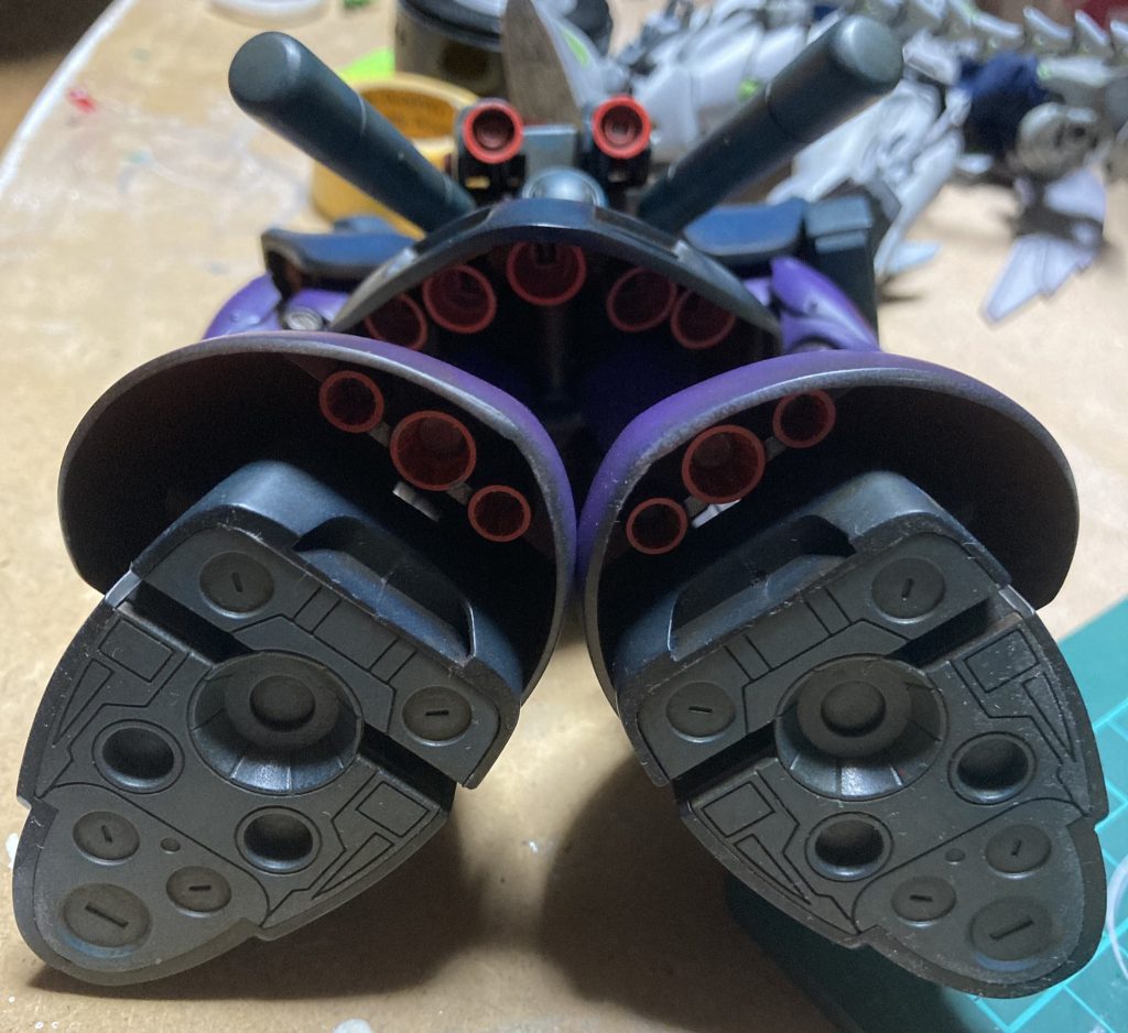 脚とスカートの裏にもバーニアあります🔥