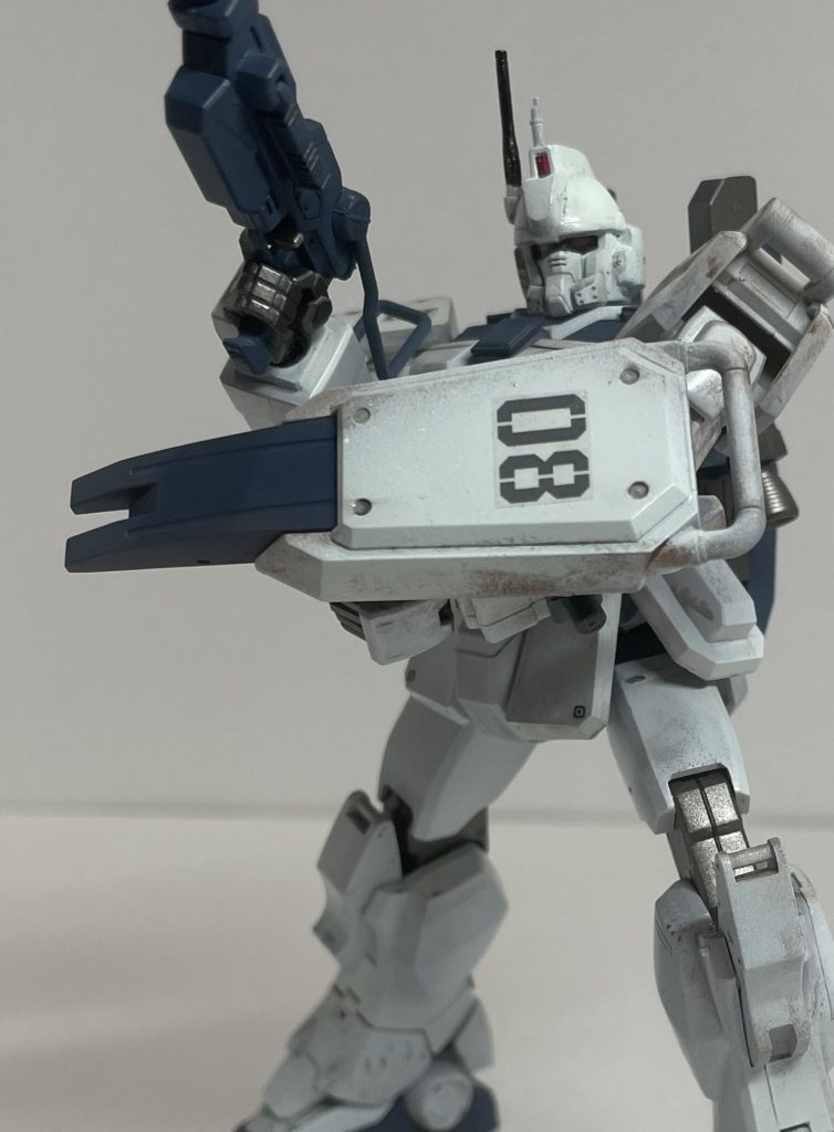 ザビなどの汚しはせず、泥汚れを意識して軽めにウェザリングを施しました。