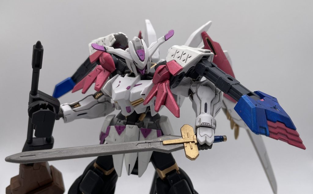 バエルソードはエクスカリバー風に塗装しました。