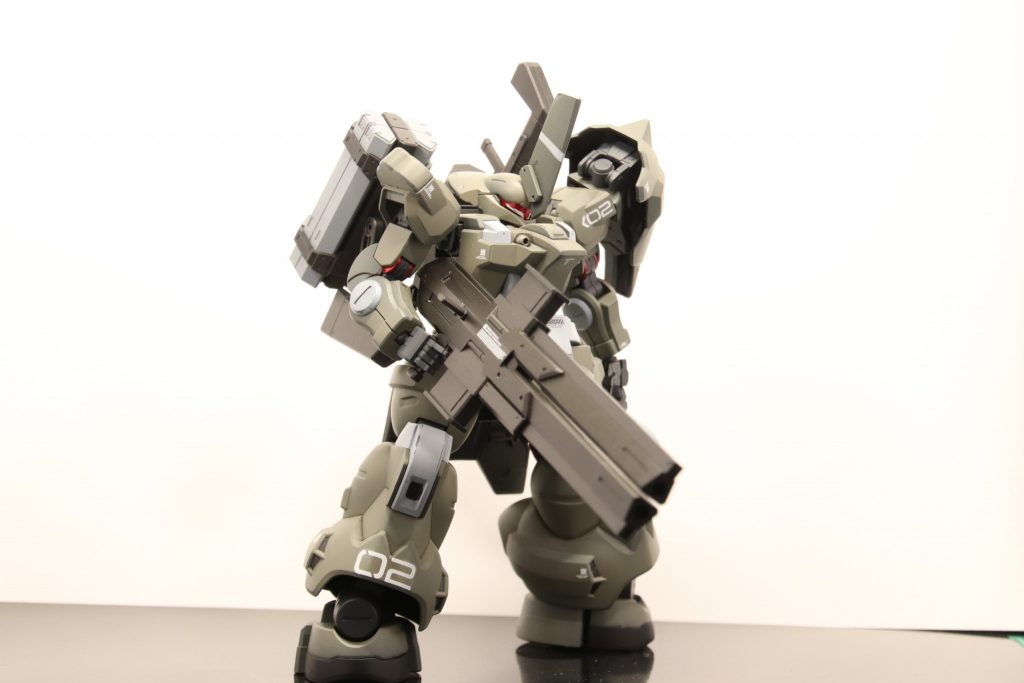 本編でディランザのツノを掴まれて切られていたのでツノは太く強そうなブレードアンテナにしてます