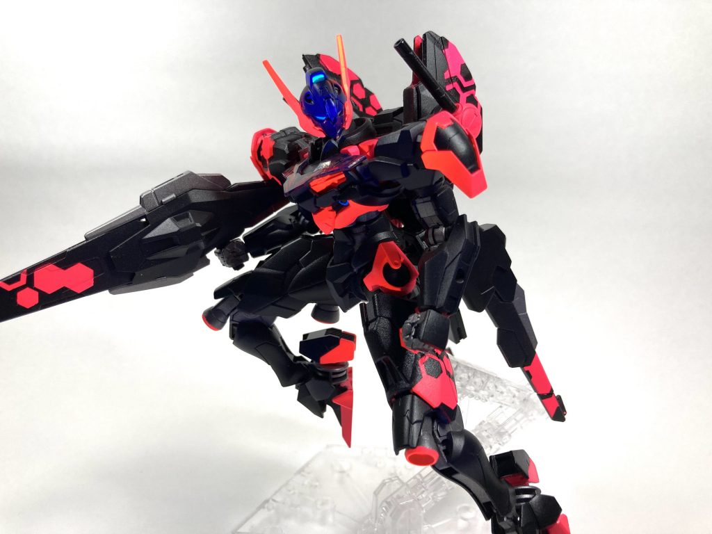 蛍光クリアを希釈したコップを気付かないうちに、普通のクリア塗料の希釈に使い回してたみたいです...全身ほんのり青く光ります大きく照らせるブラックライトがあれは青トランザムみたいになるかもです