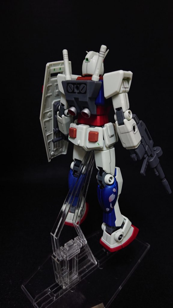 部分塗装にタミヤのエナメル塗料・フラットブラック・フラットレッドセンサー部分にはMr.メタリックカラーGX・メタルイエローグリーン