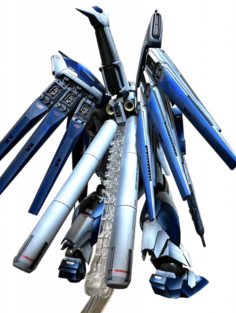 バックショット2ファンネルと足のハイライトの感じが気に入っています。