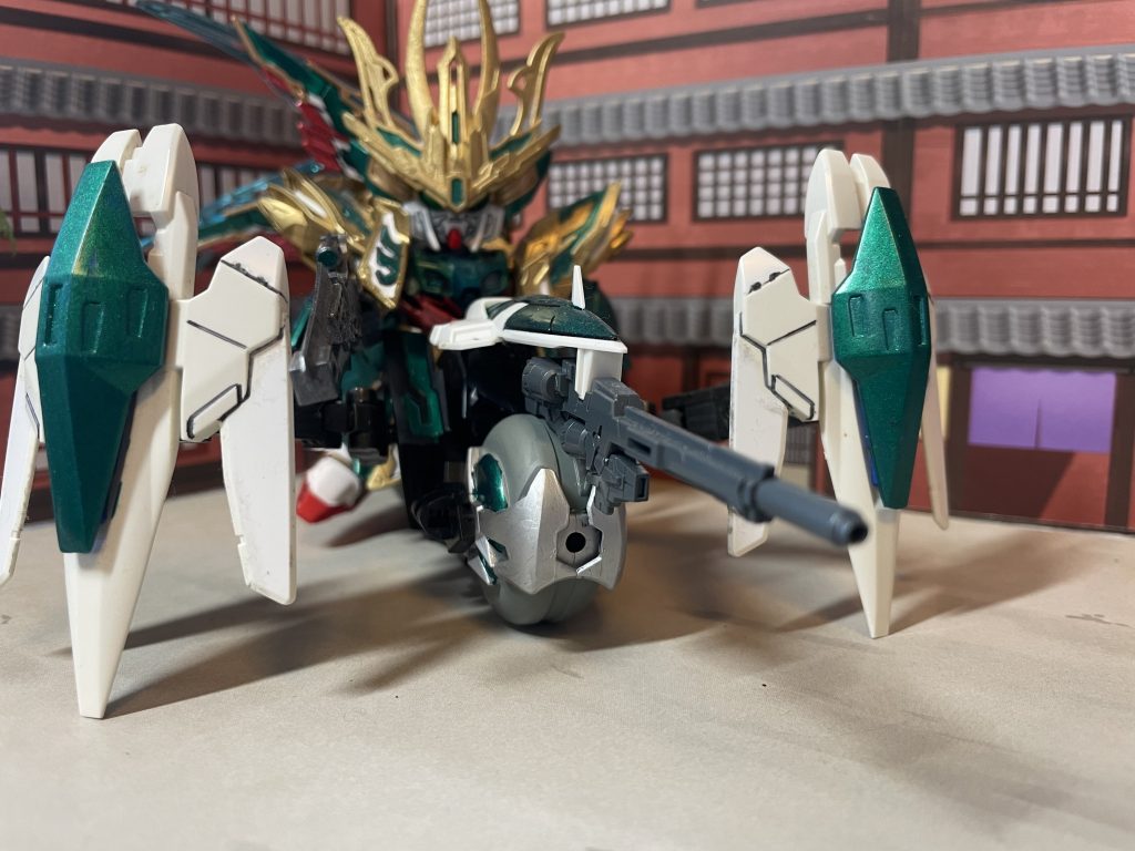 メテオホッパーにはジョイントを仕込んでいるので表情をつけられます。