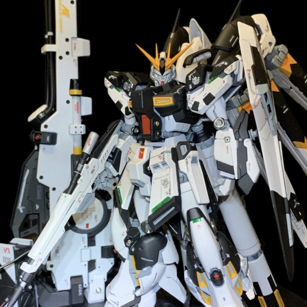 RG Hiνガンダム（νガンダムカラー） ＋ ハイパーメガバズーカ