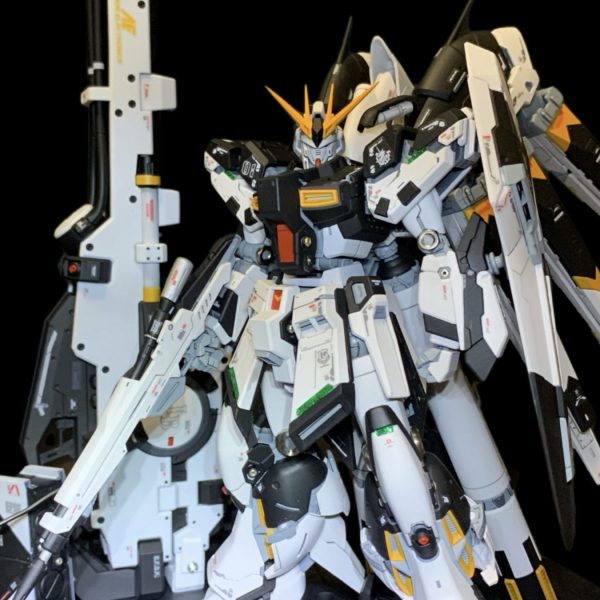 RG Hiνガンダム（νガンダムカラー） ＋ ハイパーメガバズーカランチャー