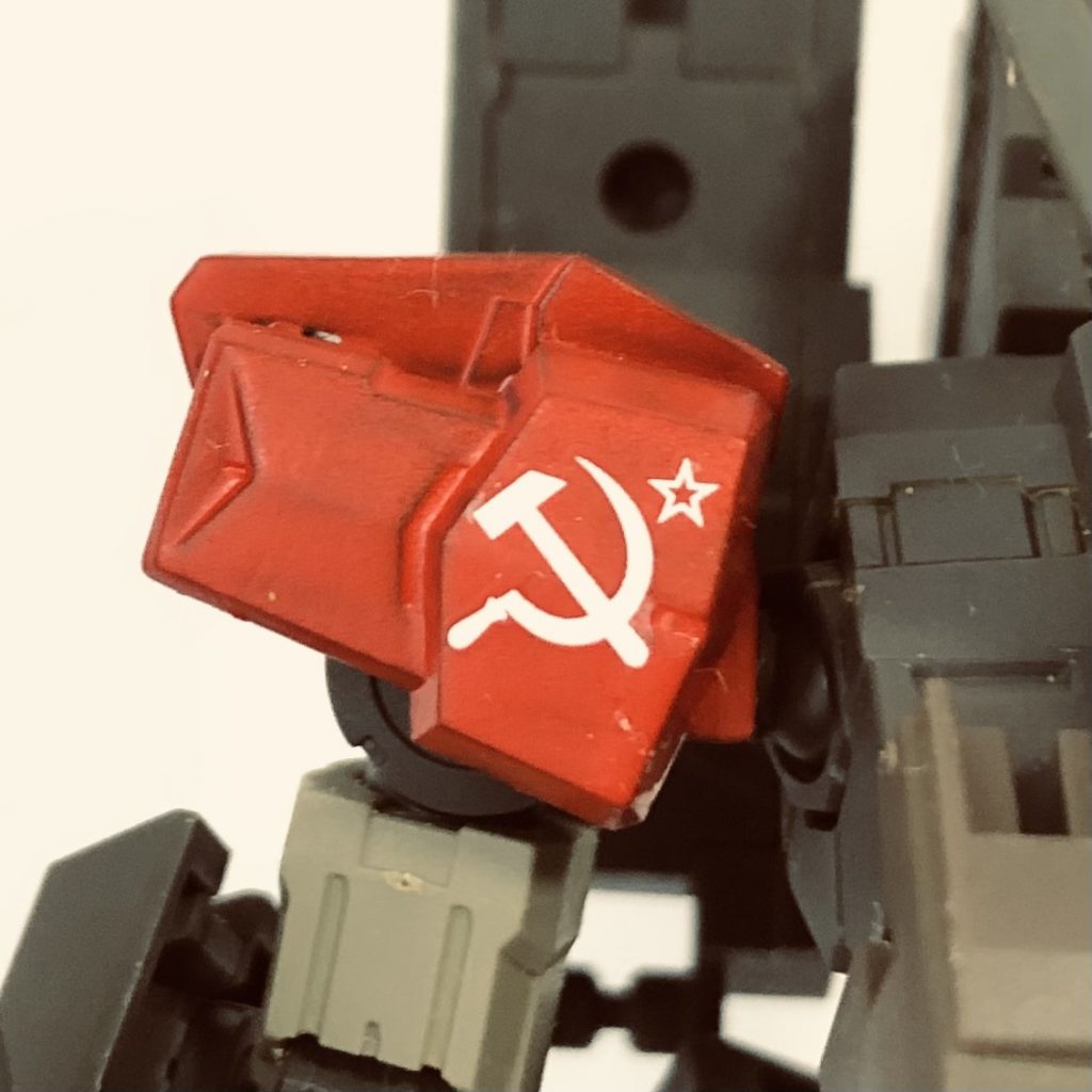 今回ソ連軍機に付ける「鎌と槌」のデカール探すのにえっらい苦労しました💦