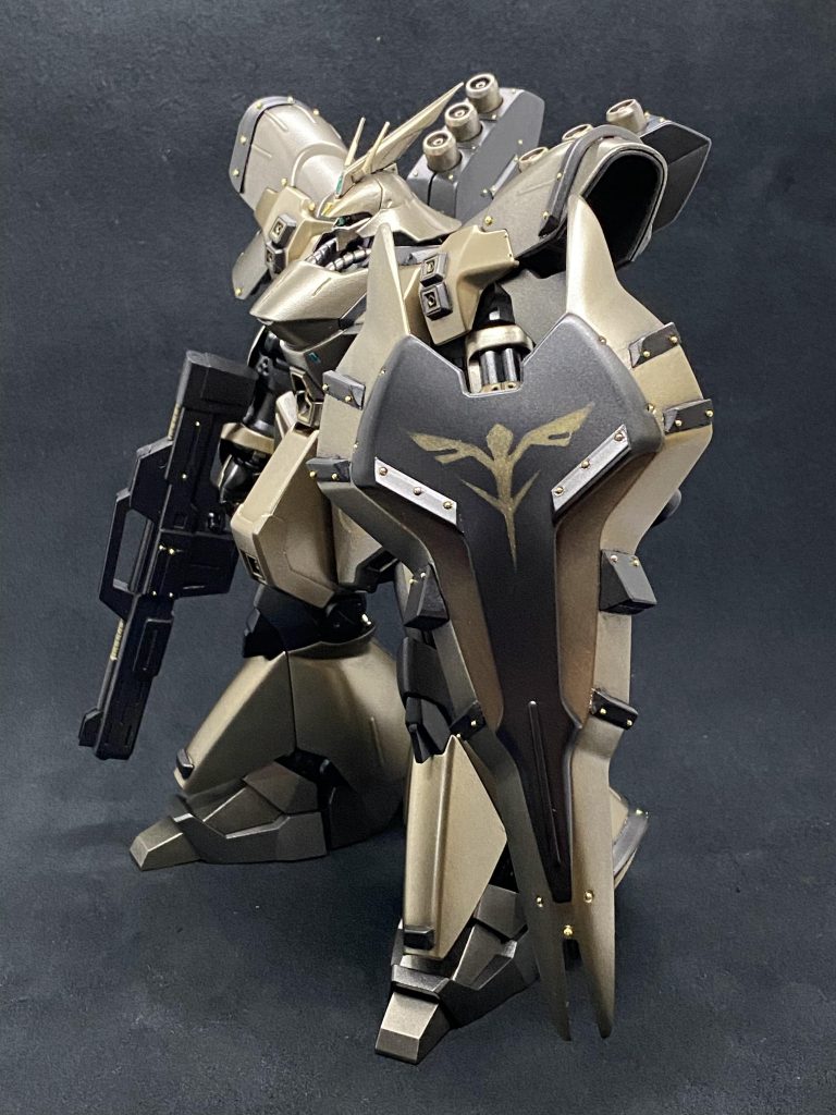 肝心な色分けは下地に黒入れてそこから何を調色したか謎的なブライトゴールドとブライトシルバーに青、赤…もー同じ色はストックのみです汗同じ濃度で吹くとつまらないので1〜3回吹きで濃淡をだしました。まー楽ちんですしw