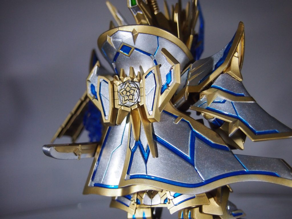 エアブラシに慣れてないので所々ゴールドが薄い箇所があります。急いで塗ったのもいけなかったんだろうなあ…
