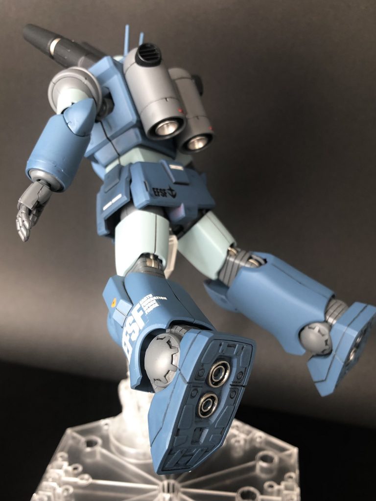 斜め後ろから😑