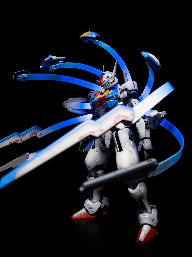 射出エフェクトは透明プラ板を蛍光ブルーとホワイトでグラデ塗装。