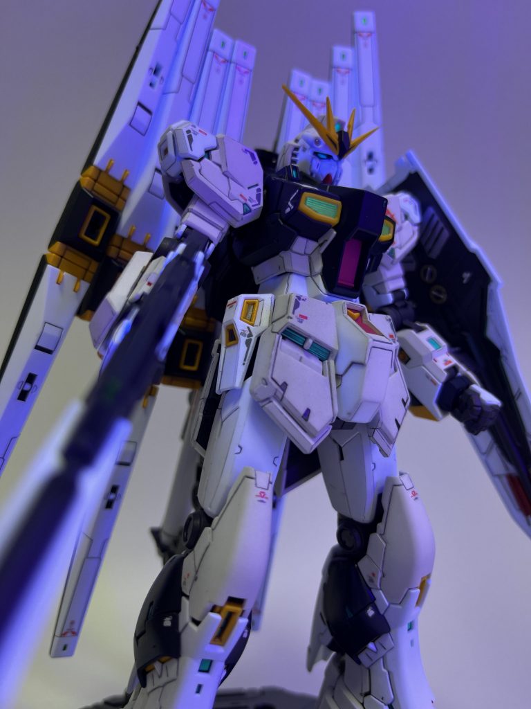 蛍光塗料でサイコフレーム稼働時を表現。写真が難しいですね^^;