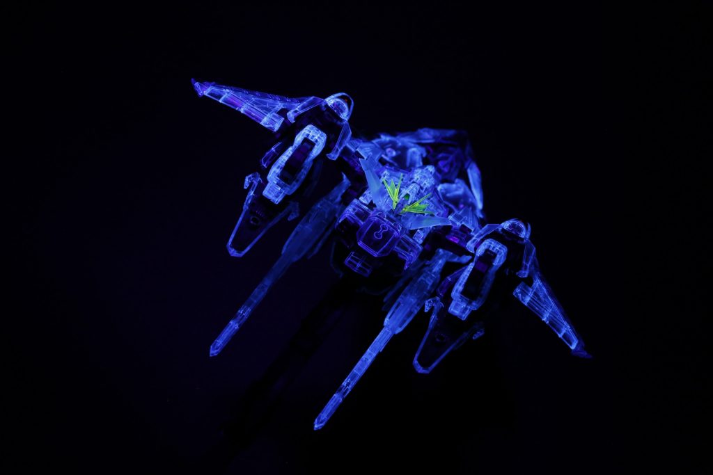 飛行形態を後ろから。飛び立っていくイメージ。