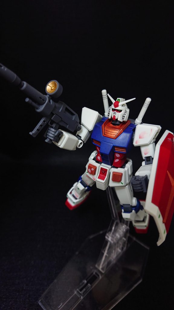 今回はネイルシールを使ってのディテールアップが一番の目的なので、なるべくシンプルなキットにキャンドゥで買った「しずくウォーターネイルシール桜吹雪」を貼ってみました