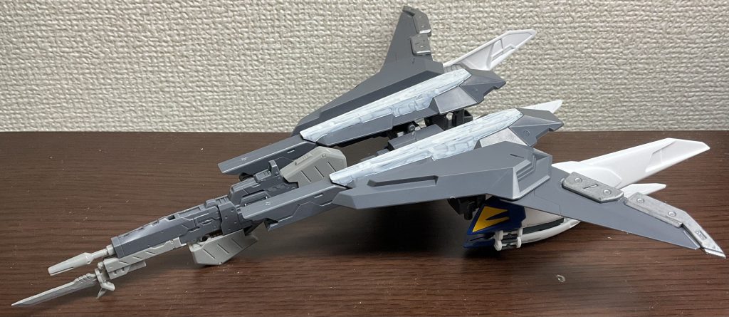 支援戦闘機「バーストソニック」ウイングガンダムアサルトストライカーの支援用に作った戦闘機です思ったよりちゃんと戦闘機してる上に若干シルエットがF-14みありますねちなみに吸気口みたいな部分は一応銃口です