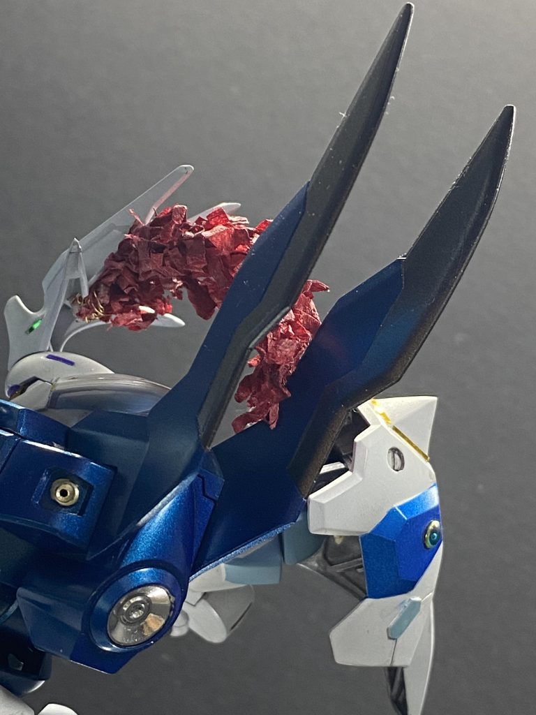 トサカ？羽飾り？なんと言ったらいいかわからんですが、自作してます。素材はみんな大好きキムワイプです^ ^