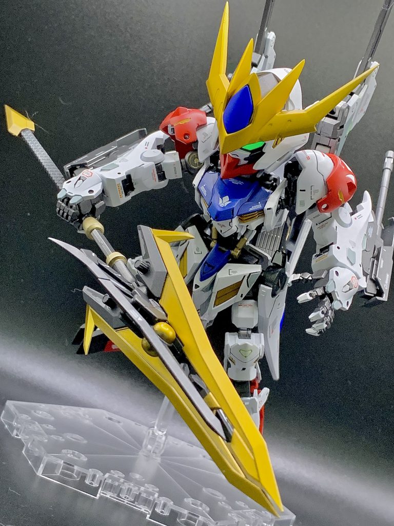 最後の武器は大型メイスバエルソードを意識して刃先をゴールドにしました