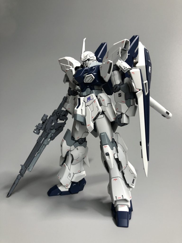 ブレードアンテはシナンジュの物を使っています。やっぱりブレードアンテナはカッコいいです。ユニコーンのデカールを使ってディテールアップ。アナハイムのロゴがいい感じです。