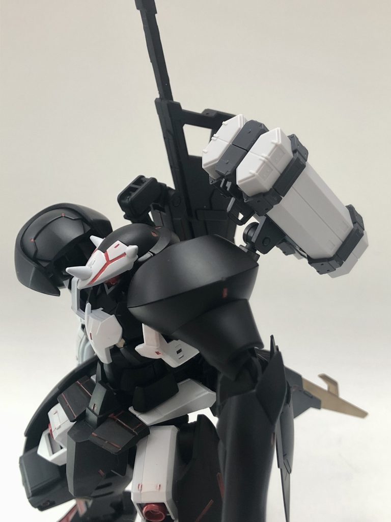 カスタマイズ例画像ではメイレスビャクチのミサイルを装備させています。